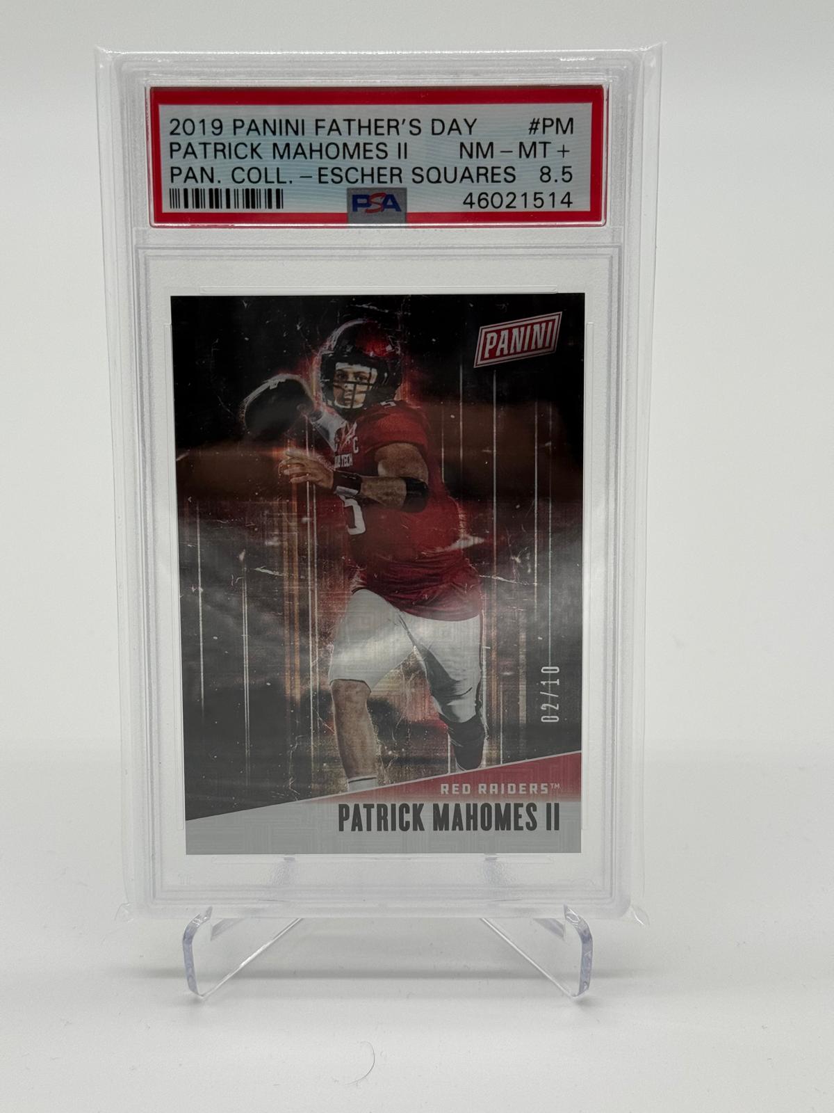 2019 Panini Fathers Day Patrick Mahomes /10 PSA 8,5