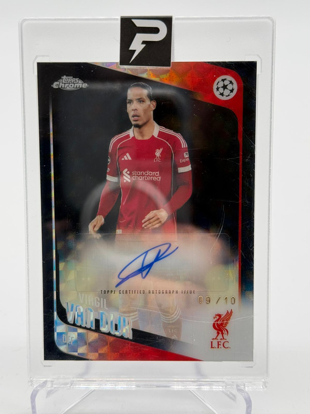 2026 Topps Chrome UCC Virgil Van Dijk Autogramm 09/10