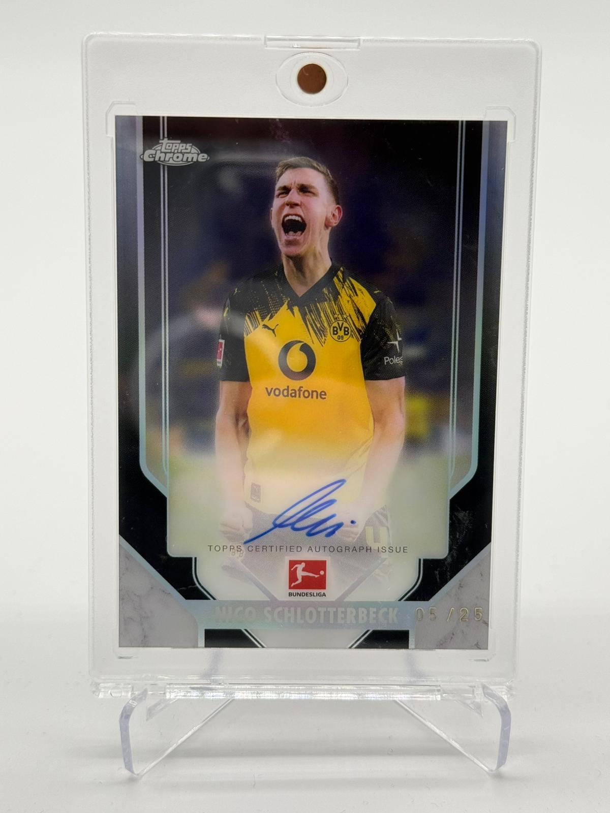 2026 Topps Bundesliga Chrome Nico Schlotterbeck Autogramm 05/25