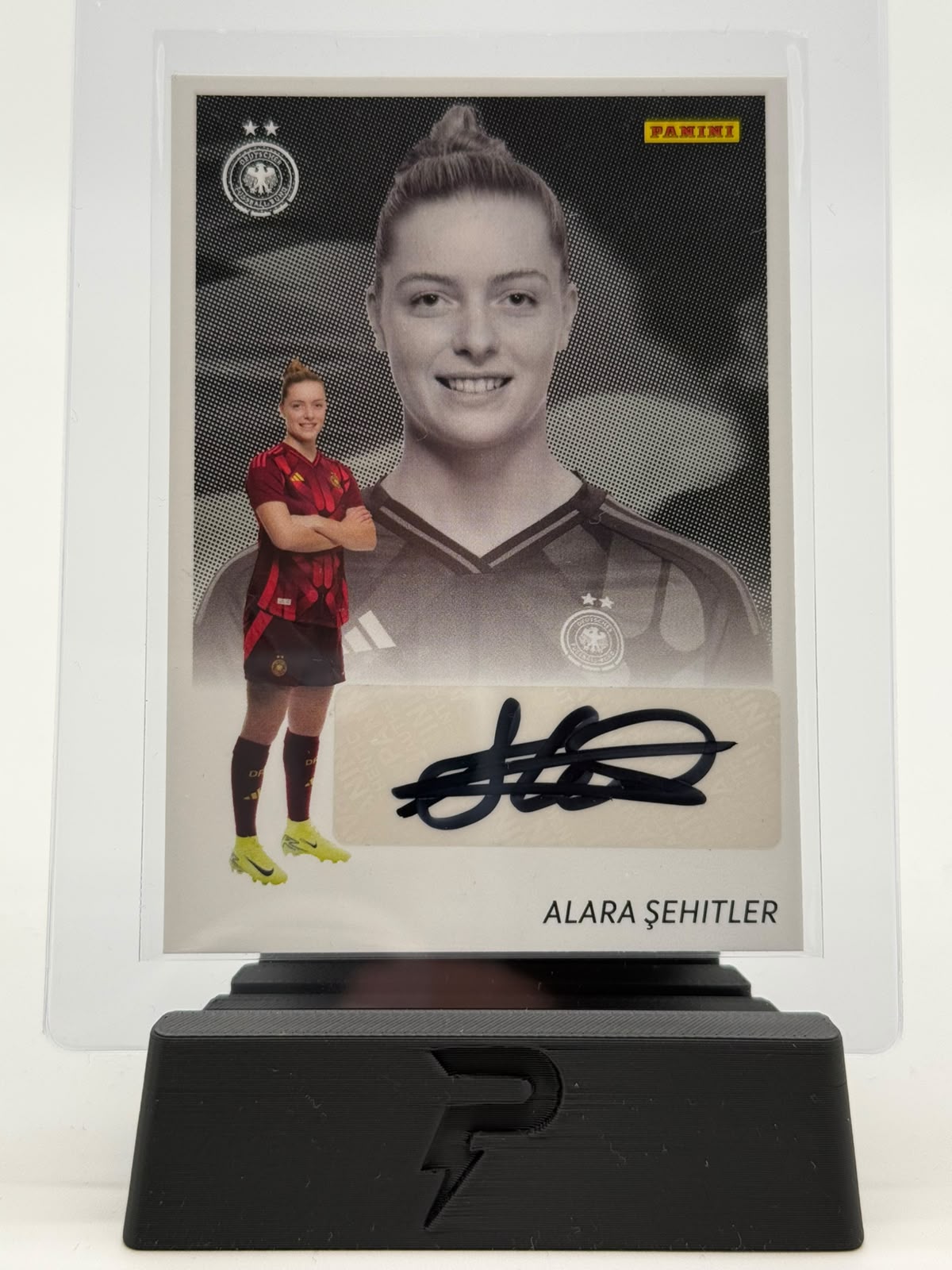 2025 Panini DFB Team Set Alara Sehitler Auto