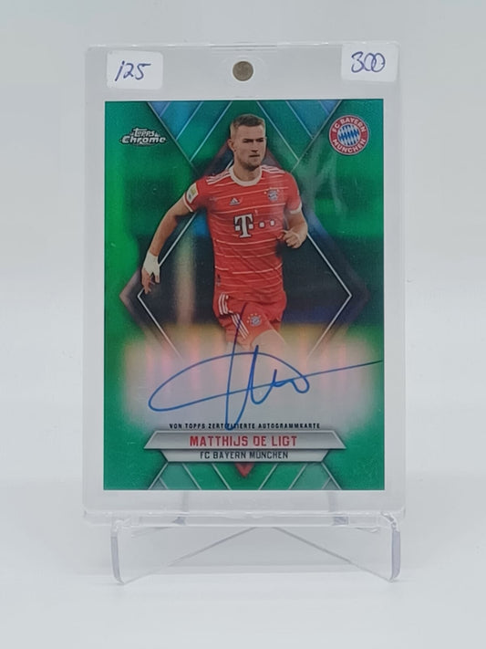 2023 FC Bayern Chrome Team-Set - Matthijs De Ligt On Card Auto /25