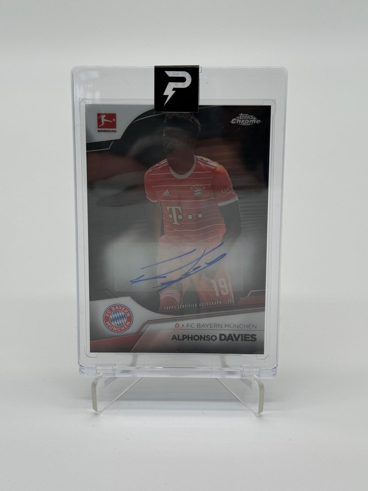 2022-23 Topps Bundesliga Chrome Alphonso Davies Auto 10/10