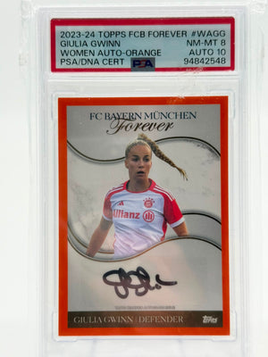 2023/24 Topps FC Bayern Forever Giulia Gwinn Auto 08/25 PSA8/10