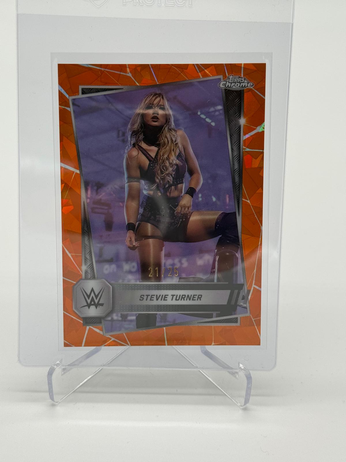 2025 Topps Chrome WWE Sapphire Stevie Turner /25